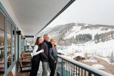 هتل Lodge Tower