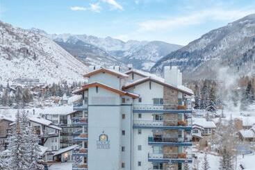 هتل Lodge Tower