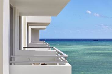 هتل Loews Miami Beach