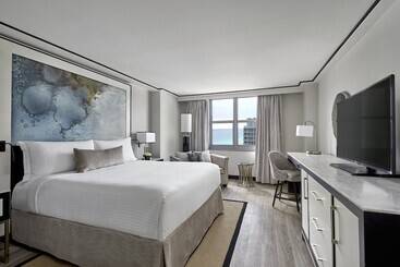 هتل Loews Miami Beach