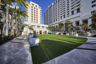 هتل Loews Miami Beach