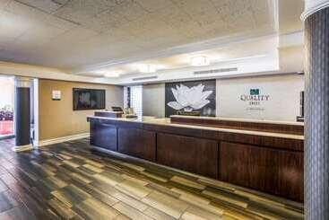 هتل Quality Inn & Suites North Charleston  Ashley Phosphate