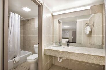 هتل Red Carpet Inn Edison