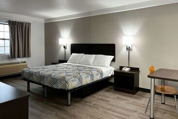 Motel 6 Hazelwood, Mo
