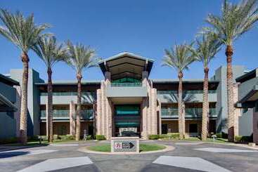 استراحتگاه Best Western Plus Sundial