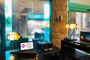 استراحتگاه Best Western Plus Sundial