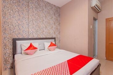 هتل Oyo 2310 Residence 68