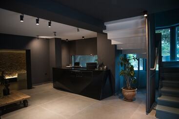 Dim S Hotel & Restaurant