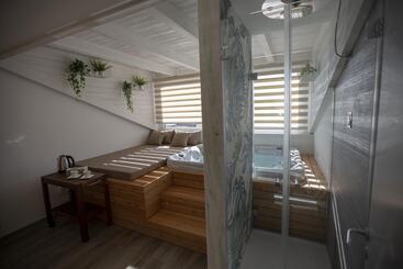 Luxmarì Hotel & Spa