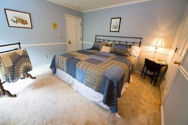 Blue Heaven Bed & Breakfast