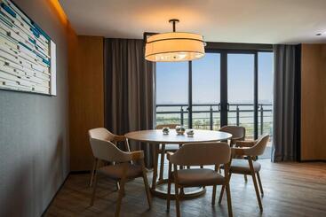 هتل Renaissance Xiamen
