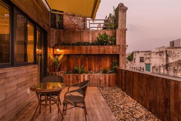 هتل Wander Hostel
