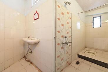 Spot On 64570 Hotel Deepali Lodging