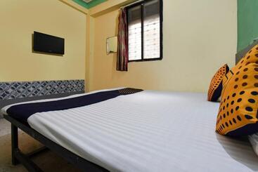 Spot On 64570 Hotel Deepali Lodging