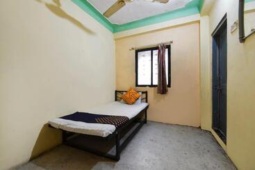 Spot On 64570 Hotel Deepali Lodging