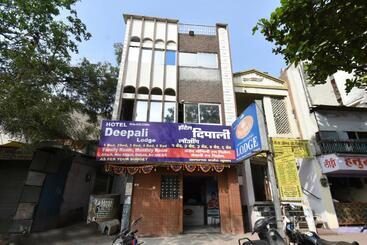 Spot On 64570 Hotel Deepali Lodging