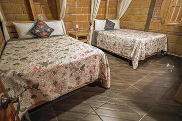 هتل Finca Las Isabeles