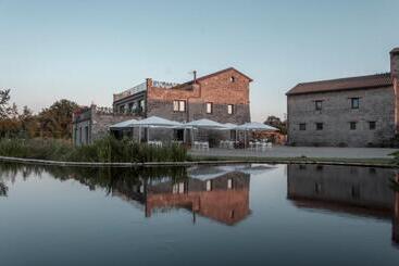 هتل I Cacciagalli Wine Resort