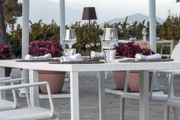 هتل I Cacciagalli Wine Resort