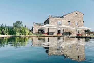 هتل I Cacciagalli Wine Resort