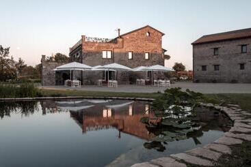 هتل I Cacciagalli Wine Resort