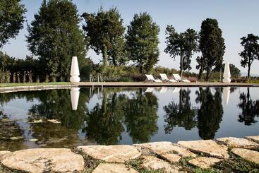 هتل I Cacciagalli Wine Resort