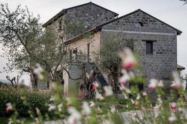 هتل I Cacciagalli Wine Resort
