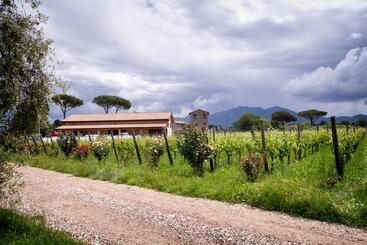 هتل I Cacciagalli Wine Resort