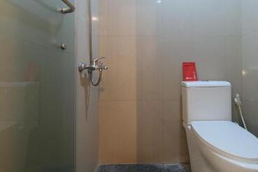 Reddoorz At V Plaza Hotel Manila