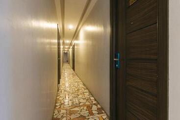 Reddoorz At V Plaza Hotel Manila