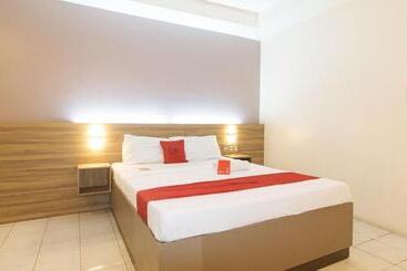 Reddoorz At V Plaza Hotel Manila