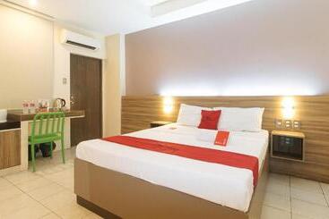 Reddoorz At V Plaza Hotel Manila