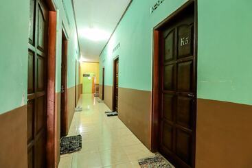 هاستل Penginapan Roro Mendut Syariah