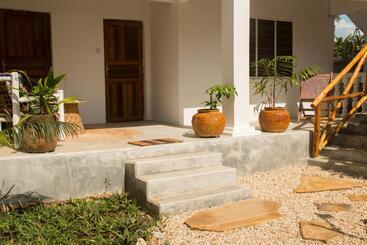 تختخواب و صبحانه Villa Kiota