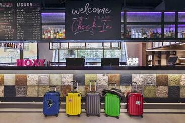 호텔 Moxy Lausanne City