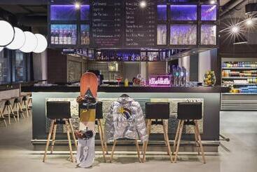 호텔 Moxy Lausanne City