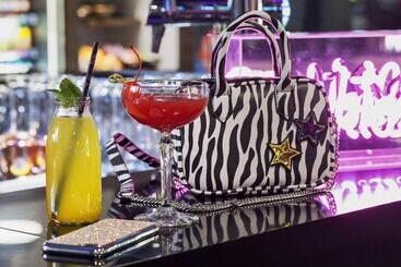 호텔 Moxy Lausanne City