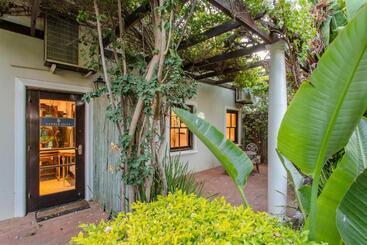 پانسیون Bakenhof Winelands Lodge