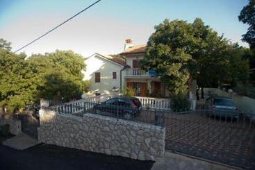 Apartments Luka Free Parking