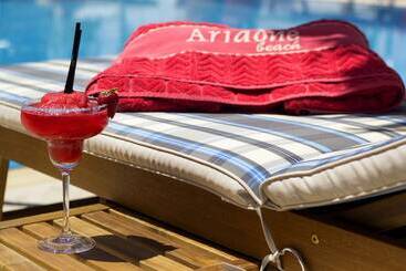 هتل آپارتمان Ariadne Beach