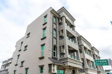 تختخواب و صبحانه Taiping 528