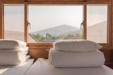 تختخواب و صبحانه Xinfu Traveler Inn