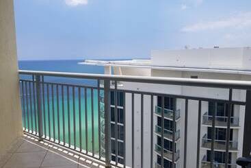 Doubletree Resort & Spa By Hilton Ocean Pointn. Miami Beach