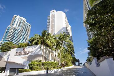 Doubletree Resort & Spa By Hilton Ocean Pointn. Miami Beach