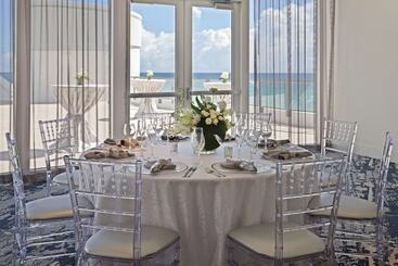 Doubletree Resort & Spa By Hilton Ocean Pointn. Miami Beach
