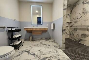 هتل Best Western Buffalo Inn & Suites