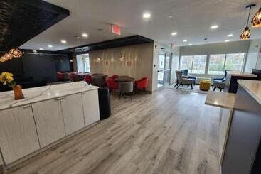هتل Best Western Buffalo Inn & Suites