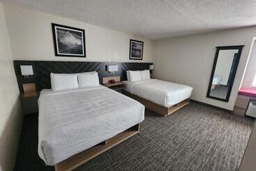 هتل Best Western Buffalo Inn & Suites