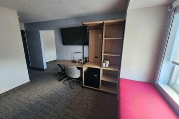 هتل Best Western Buffalo Inn & Suites