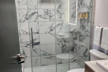 هتل Best Western Buffalo Inn & Suites